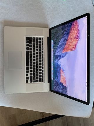 MacBook Pro 17 2011 Apple Plata