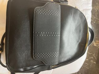 Mochila Parfois Negra Detalles Dorados