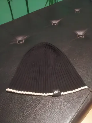 3 Gorros Nike, Negro, Gris y Blanco