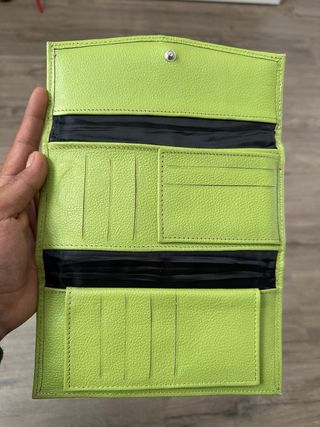 Cartera artesanal echa a mano