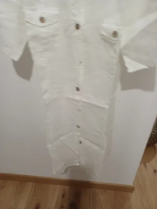 Abitino in lino bianco