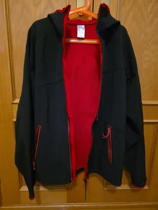 Chaqueta Quechua Negra y Roja  Talla XS  Talla 14