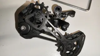 Deragliatore posteriore Shimano XT RD-M8100 12v