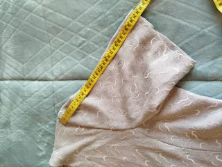 Chaqueta rosa con bordados