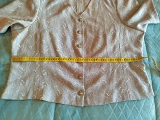 Chaqueta rosa con bordados