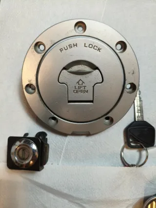 Tapa Depósito Gasolina Honda CBR600F4i + Llave