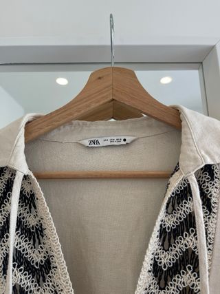 Zara Blusa Beige Bordada Talla M