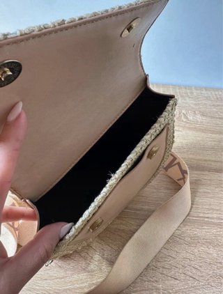 Bolso de rafia con correa de nylon