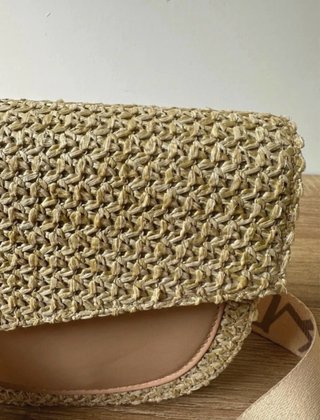 Bolso de rafia con correa de nylon