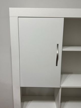 Armario blanco de madera