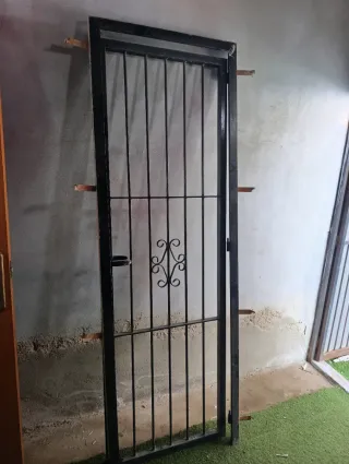 Puerta de seguridad 72x208 cm