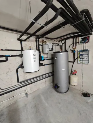 SE NECESITA FONTANERO, EMPRESA CONSTRUCTORA .