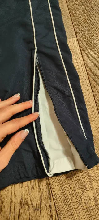 Pantaloni della tuta blu da bambino Okeo