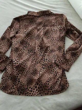 Blusa guepardo Mango Talla XS