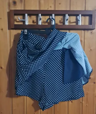 Falda-pantalón corta lunares azul y blanco