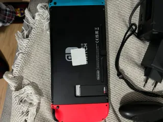 Nintendo Switch Azul y Rojo con juegos