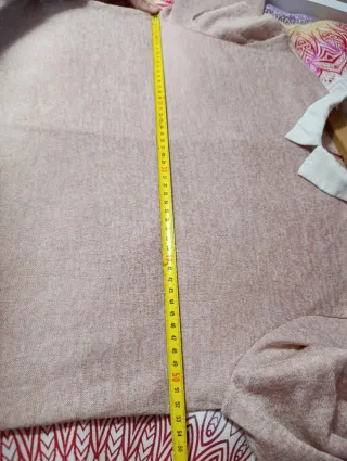 Blusa rosa con cuello blanco