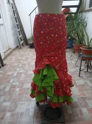 Falda flamenca volantes roja lunares