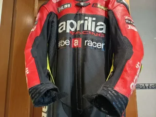 Mono de moto Aprilia Talla L a estrenar