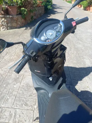 Piaggio Fly Scooter Negra Automática