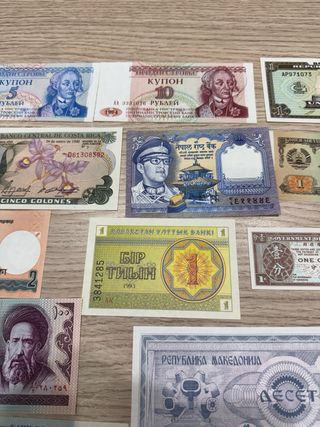 33 Billetes Variados Sin Circular