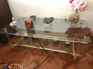 Mesa Centro Cristal y Metal Dorado