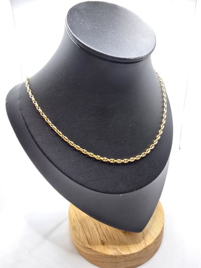 Cadena de oro de 18k. Peso: 9.99 g.