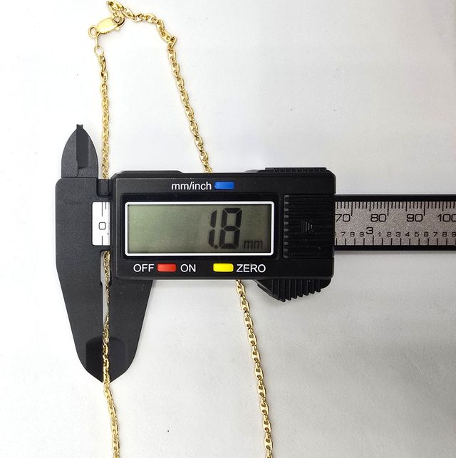 Cadena de oro de 18k. Peso: 9.99 g.