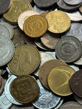 Lotto composto da 50 monete internazionali