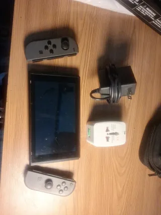Nintendo Switch Negra con juegos, funda y  mas!!
