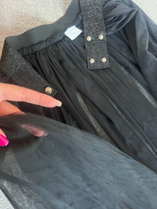 Falda larga tul negra abierta adelante