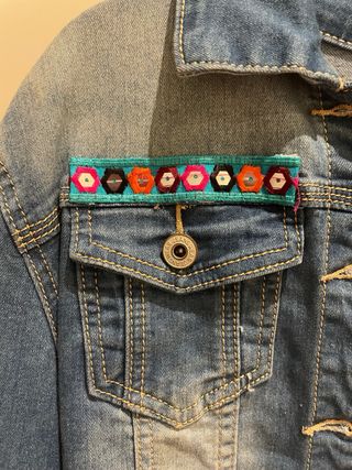 Chaqueta vaquera bordada