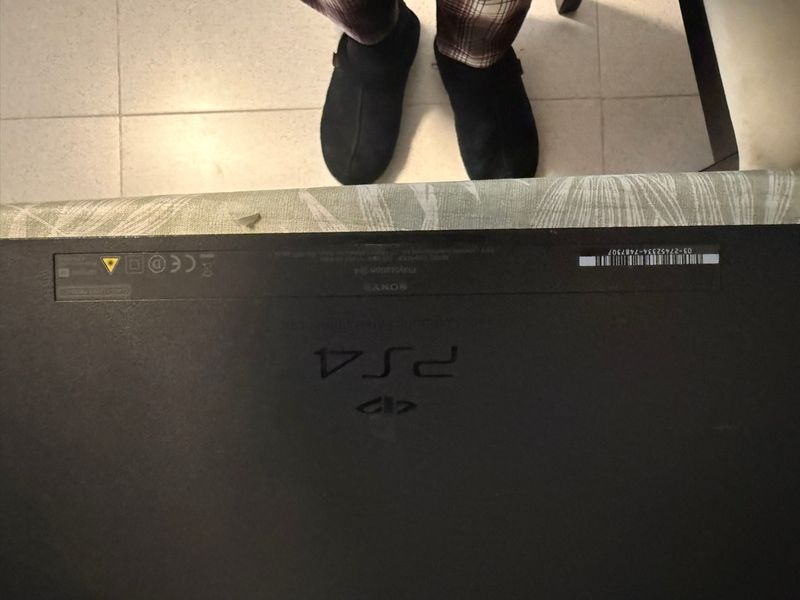 PS4 1TB CUH-1216B + 2 Mandos + 7 Juegos afbeelding 5