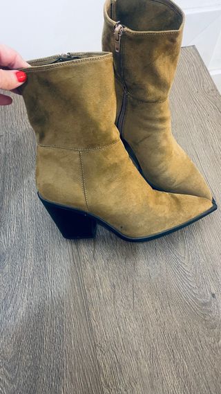 Botín campero ante tacón ancho