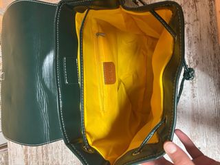 Mochila verde estilo lujo estampado clásico