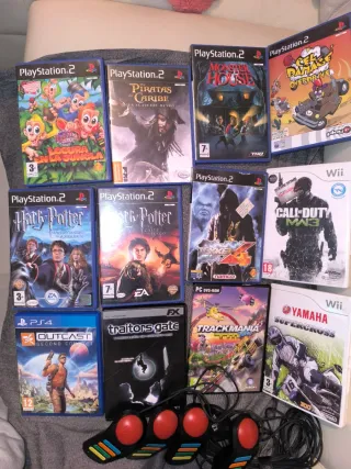 Lote 12 Juegos PS2 + Mandos Buzz, PS4, Wii, PC