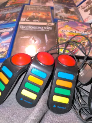 Lote 12 Juegos PS2 + Mandos Buzz, PS4, Wii, PC