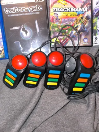 Lote 12 Juegos PS2 + Mandos Buzz, PS4, Wii, PC