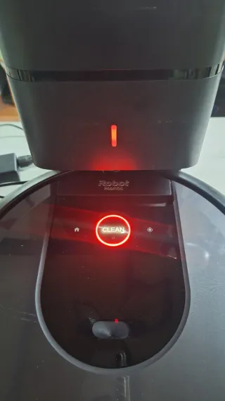 Robot Aspirador Roomba con Base de Carga I7