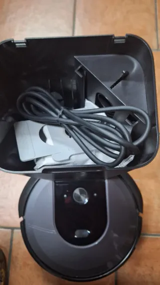 Robot Aspirador Roomba con Base de Carga I7