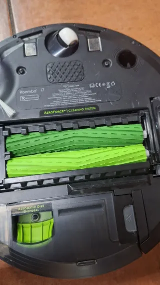 Robot Aspirador Roomba con Base de Carga I7