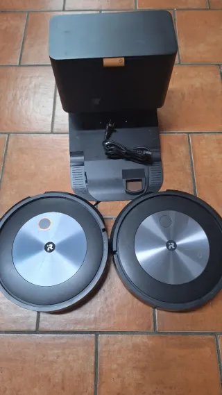 Robot Aspirador Roomba con Base de Carga I7