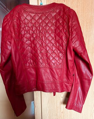 Cazadora Biker cuero con tachuelas