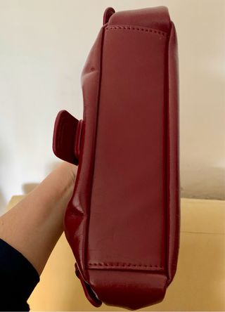 Borsetta bordeaux con fibbia