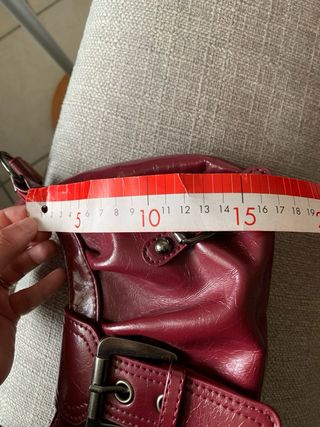 Borsetta bordeaux con fibbia