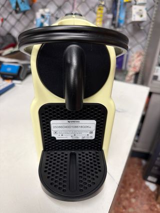 Cafetera Nespresso DeLonghi Inissia EN80.CW