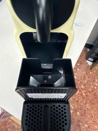 Cafetera Nespresso DeLonghi Inissia EN80.CW