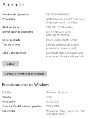 Torre ordenador con teclado, Ratón y altavoces.