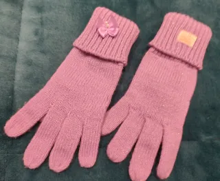 Conjunto niña: gorro, bufanda y guantes