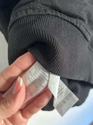 Sudadera negra Parental Advisory